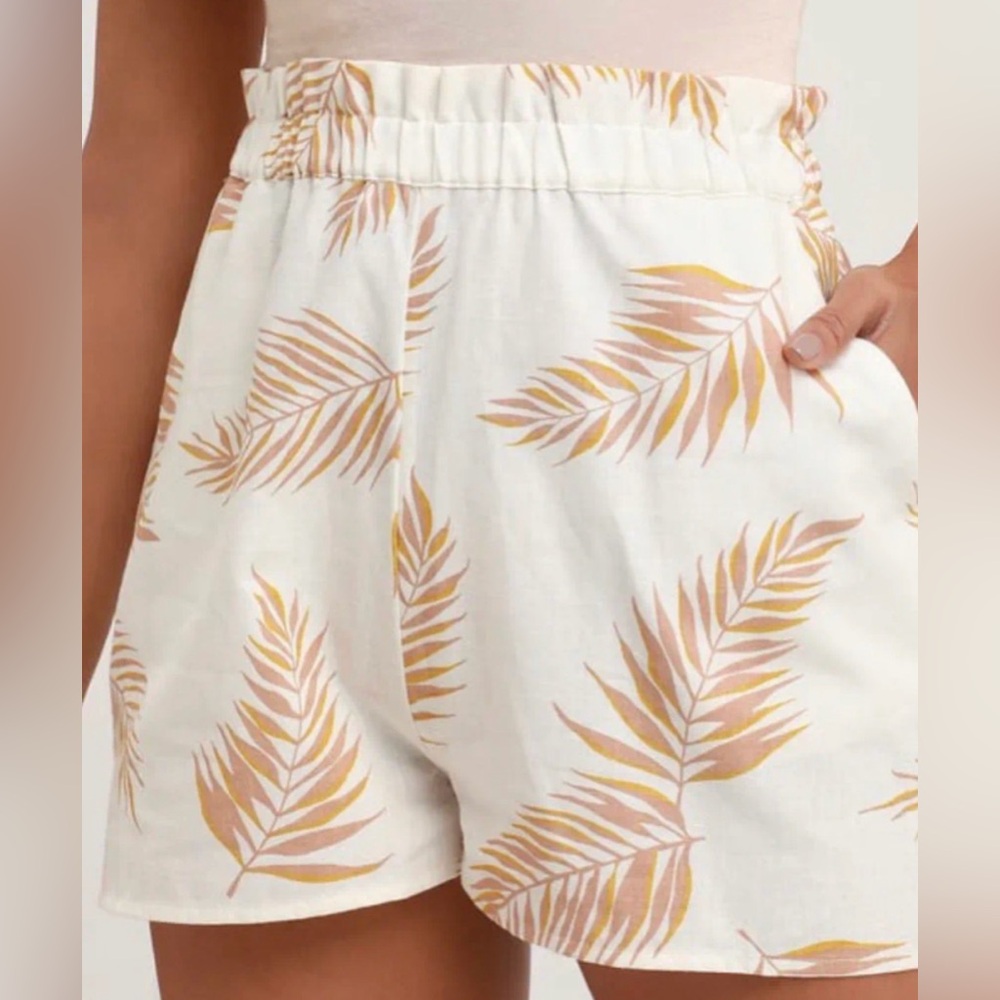 Women's White and Tan Leaf Print Shorts